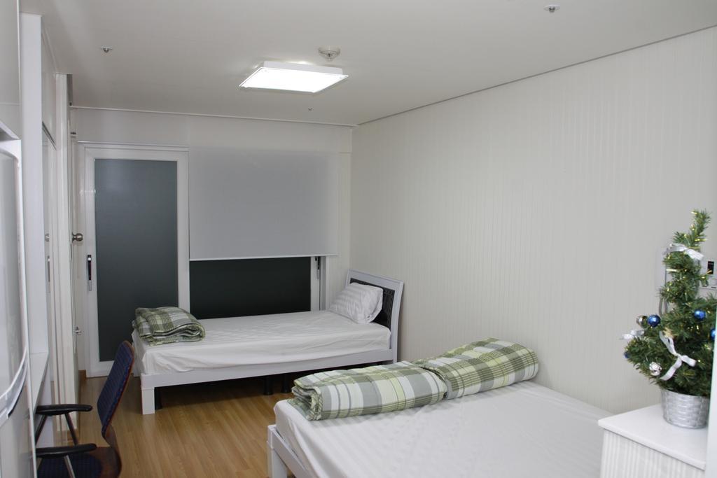 Hostel Phil House Guri Pokoj fotografie