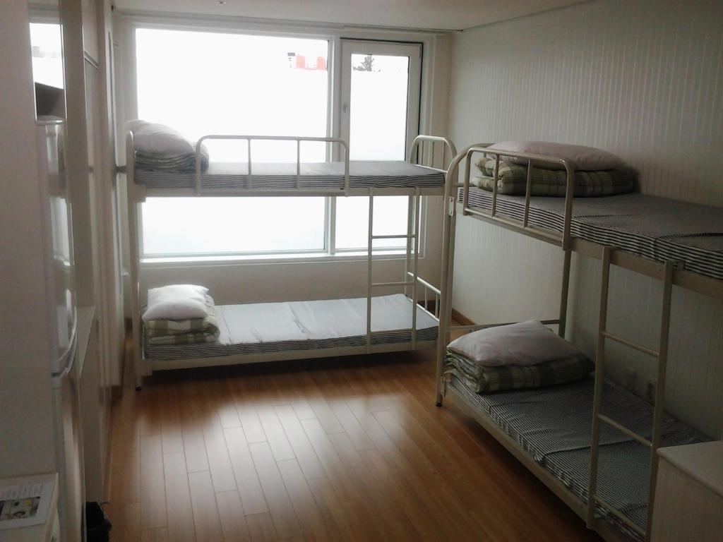 Hostel Phil House Guri Pokoj fotografie